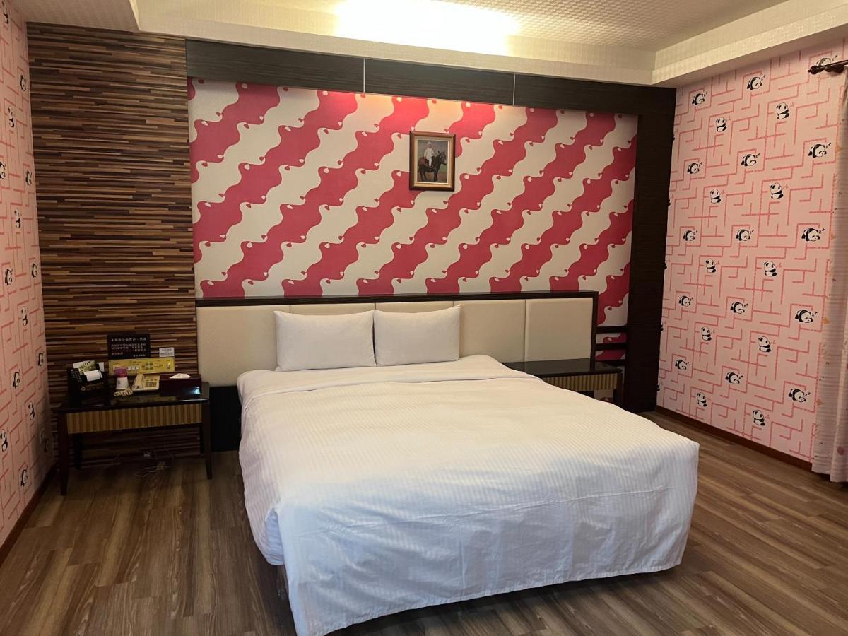 Hua Xiang Motel - Fengshan Kao-siung Exteriér fotografie